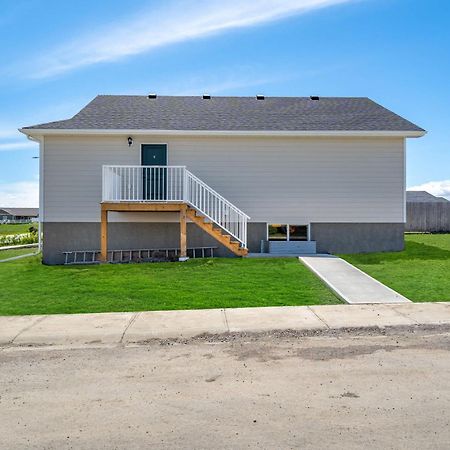Livingston Way I Sleep 6 I Netflix I Kitchen I Tv Villa Pincher Creek Bagian luar foto