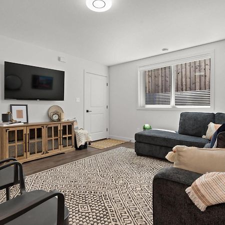 Livingston Way I Sleep 6 I Netflix I Kitchen I Tv Villa Pincher Creek Bagian luar foto